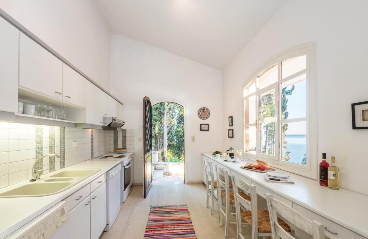 Bay House Villa *
